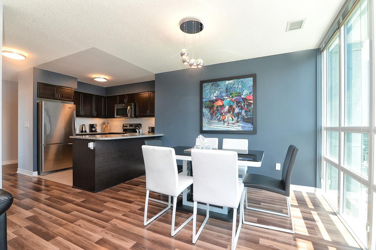 Napa Furnished Suites At Cn Tower & Maple Leaf Square Toronto Eksteriør bilde