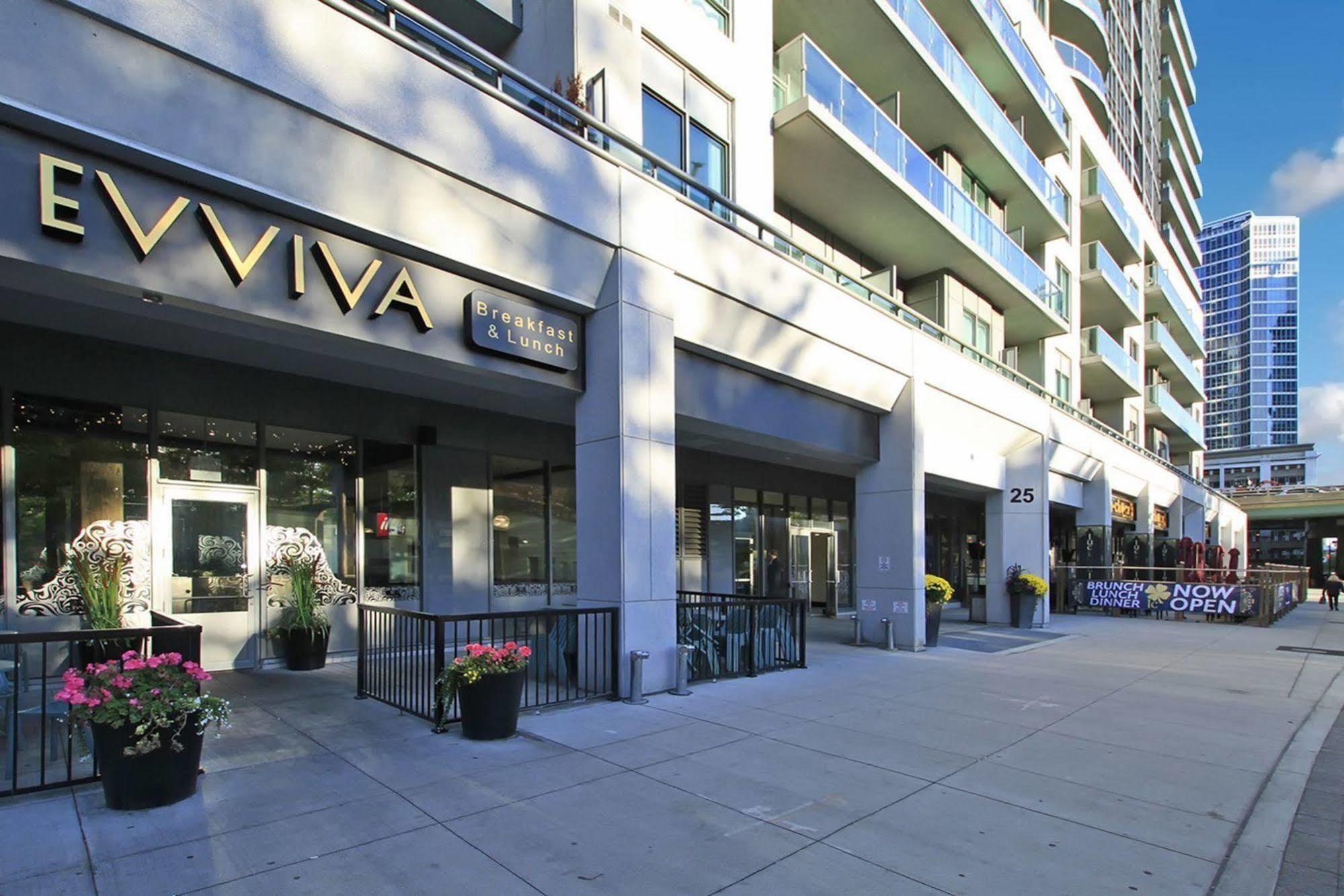Napa Furnished Suites At Cn Tower & Maple Leaf Square Toronto Eksteriør bilde