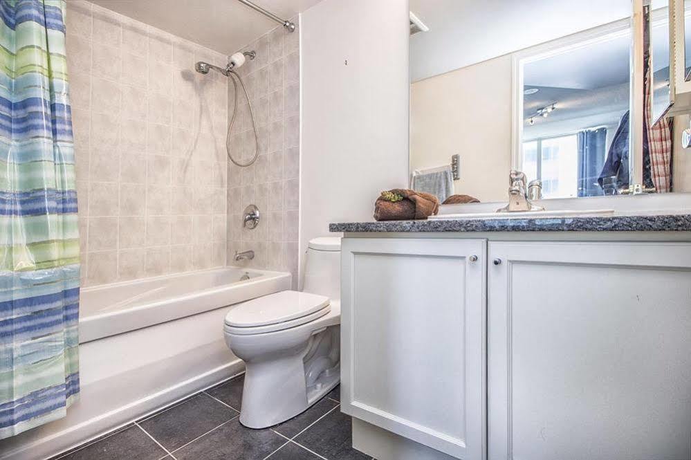 Napa Furnished Suites At Cn Tower & Maple Leaf Square Toronto Eksteriør bilde
